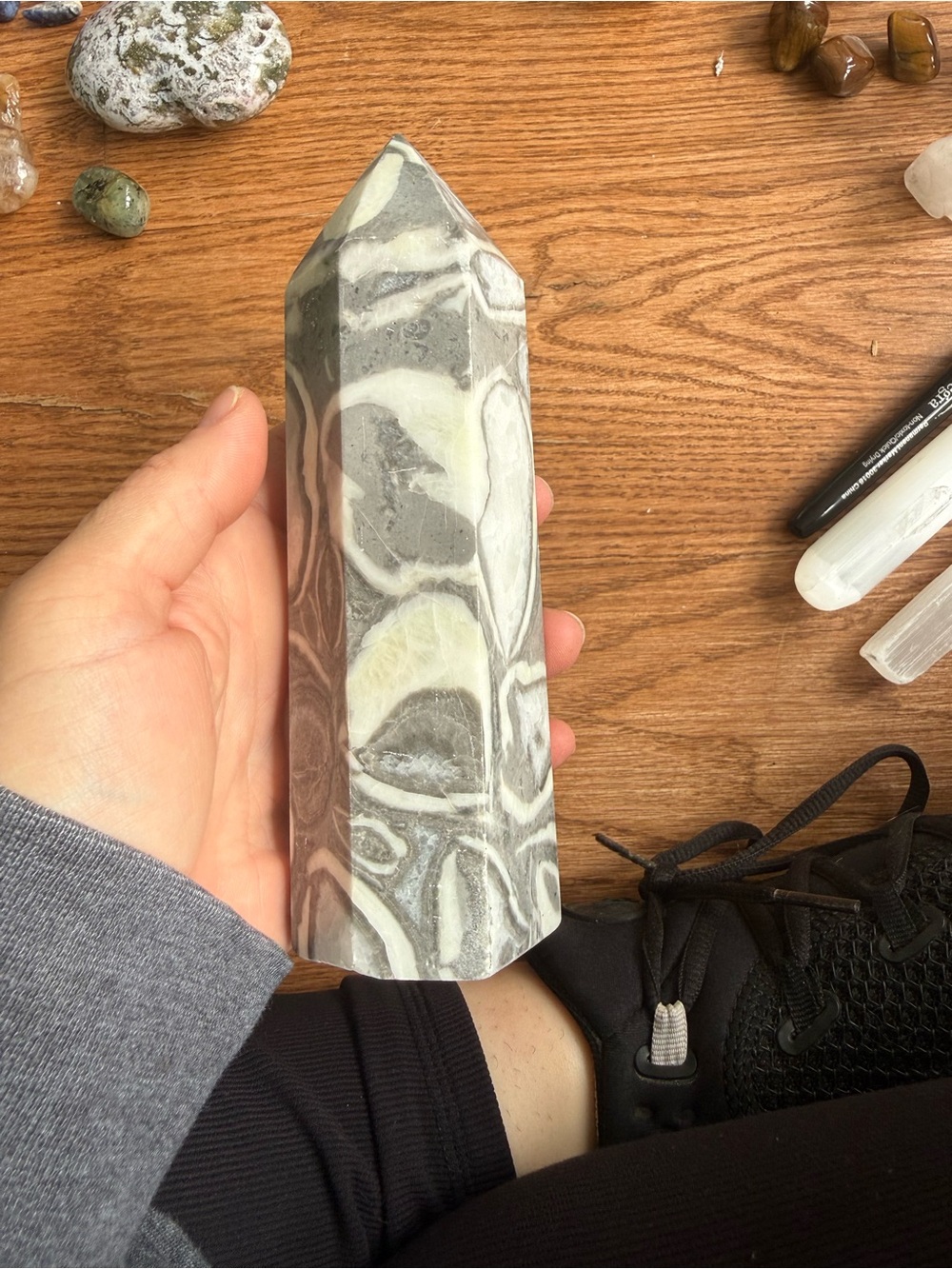 Huge shell jasper tower - black & white crystal tower